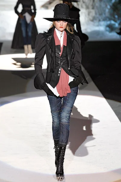 Look 13